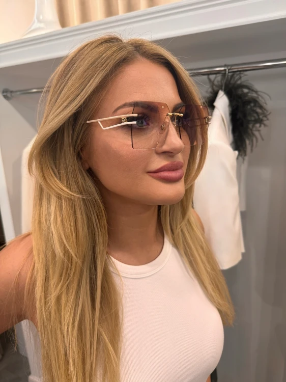 Facetune_19-06-2026-19-58-41.jpeg