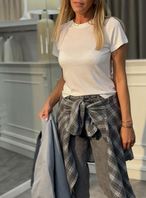 Facetune_19-06-2026-20-32-38.jpeg
